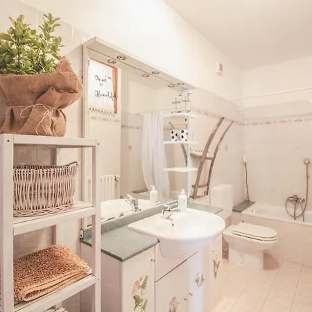 Casa Rosa Di Luisa * Menaggio